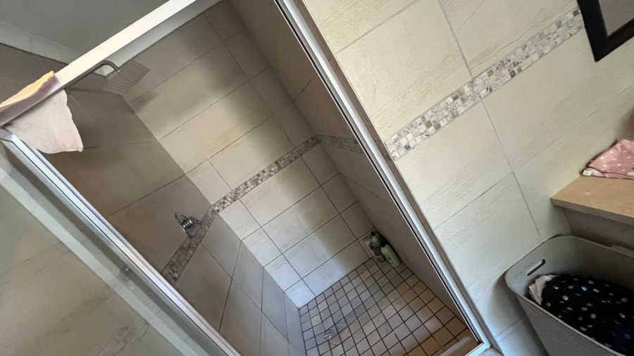 3 Bedroom Property for Sale in Wavecrest Eastern Cape